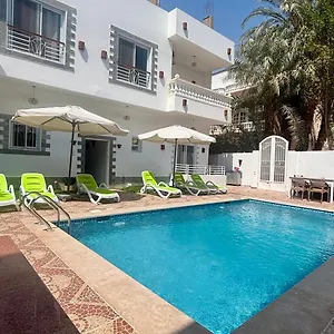 Moon House Of Apartamento Luxor
